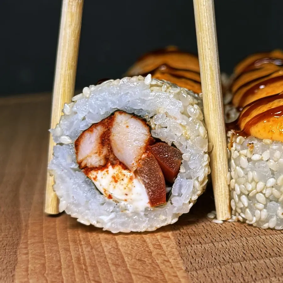 ОСТРЫЙ РОЛЛ С КУРИЦЕЙ