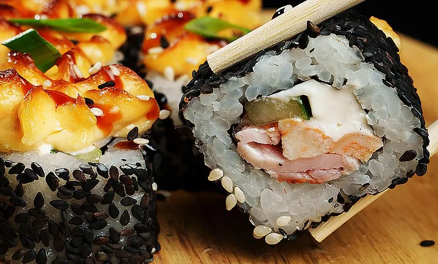 РОЛЛ ТАМАКИ ЗАПЕЧЕННЫЙ