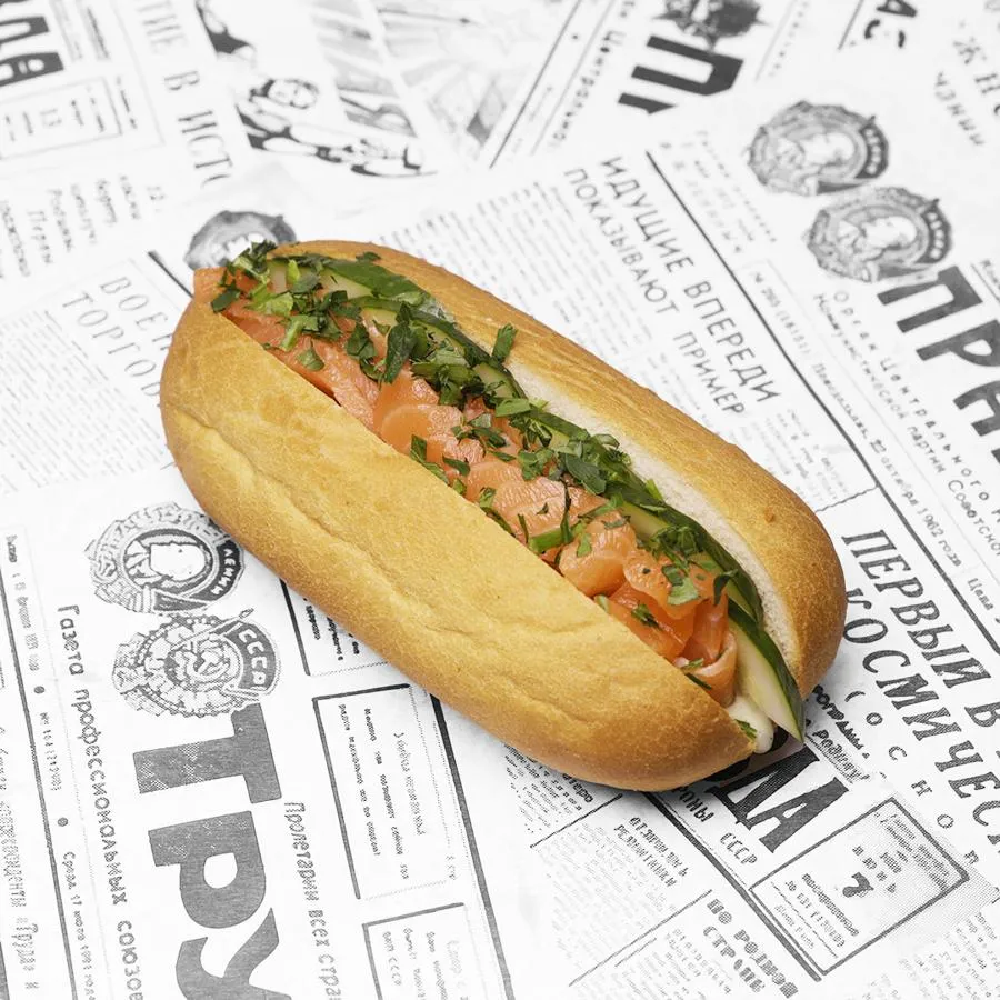 ХОТ-ДОГ  С ЛОСОСЕМ