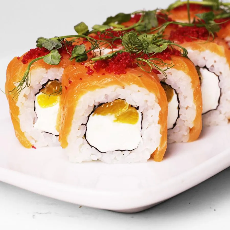 РОЛЛ ФИЛАДЕЛЬФИЯ с мандаринами 